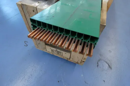 VAHLE compact conductor line, with transport box