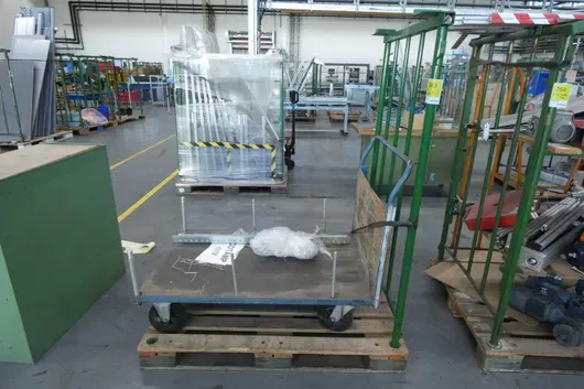 Platform trolley, with side rails