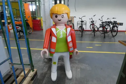 Figurka PLAYMOBIL, uszkodzona