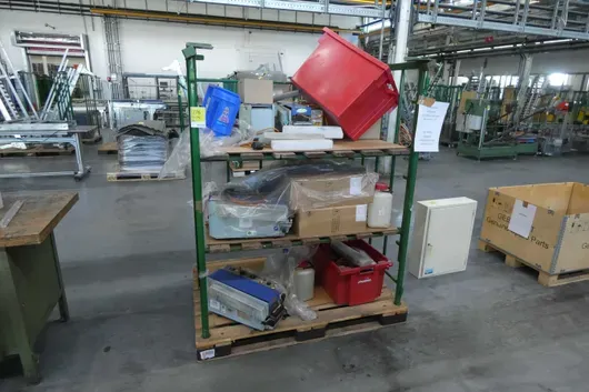 Konvolut Verpackungsequipment/Diverses, mit Lagerrunge