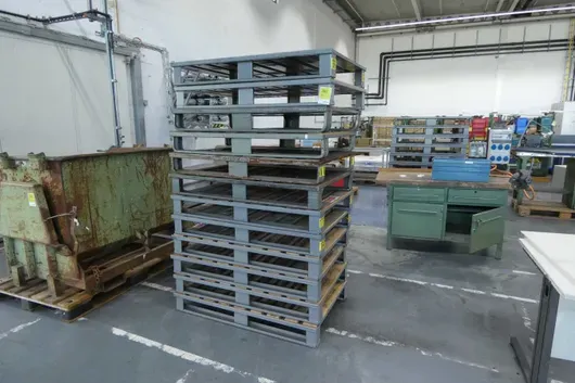 12x metalen pallet