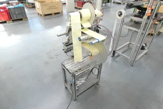 Industrial packaging device