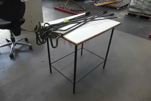 Work table with 8 hooks