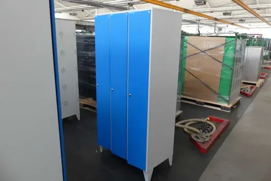 Armoire vestiaire, 3 portes
