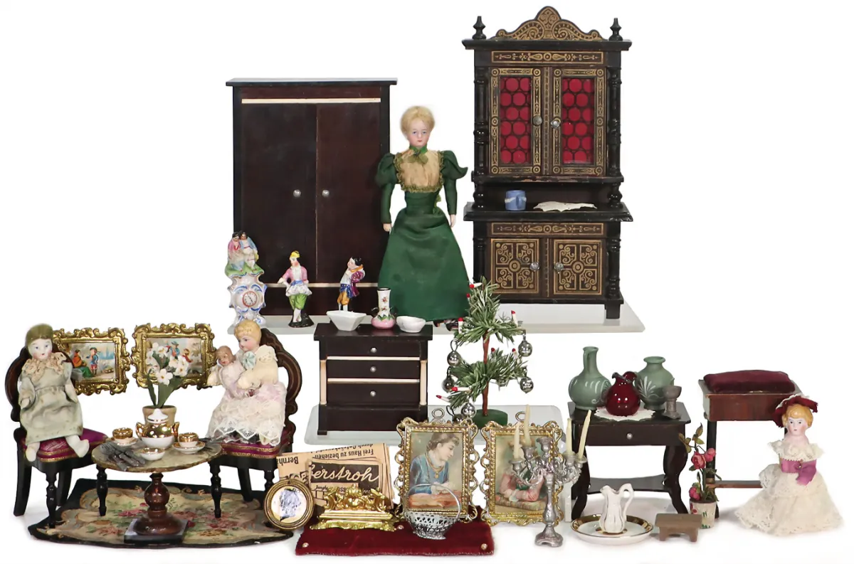 Poppenhuis meubels