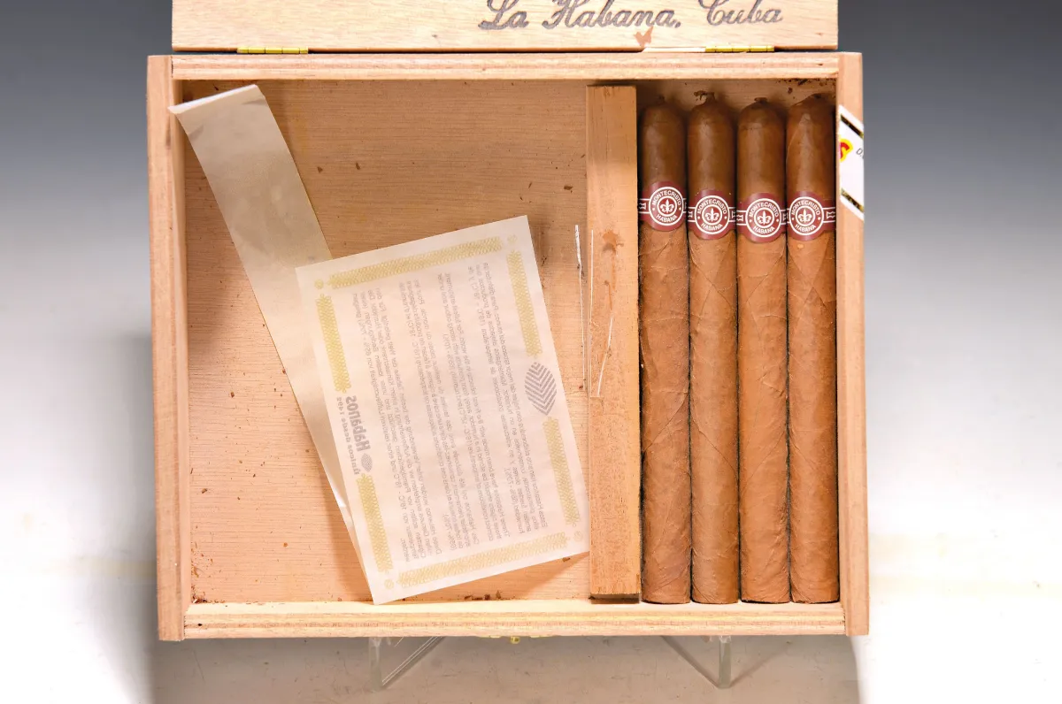 25er-Kiste mit 4 Monte Cristo Especiales No. 2, Kuba, 2010, Laguito No. 2, Ringmaß 38,