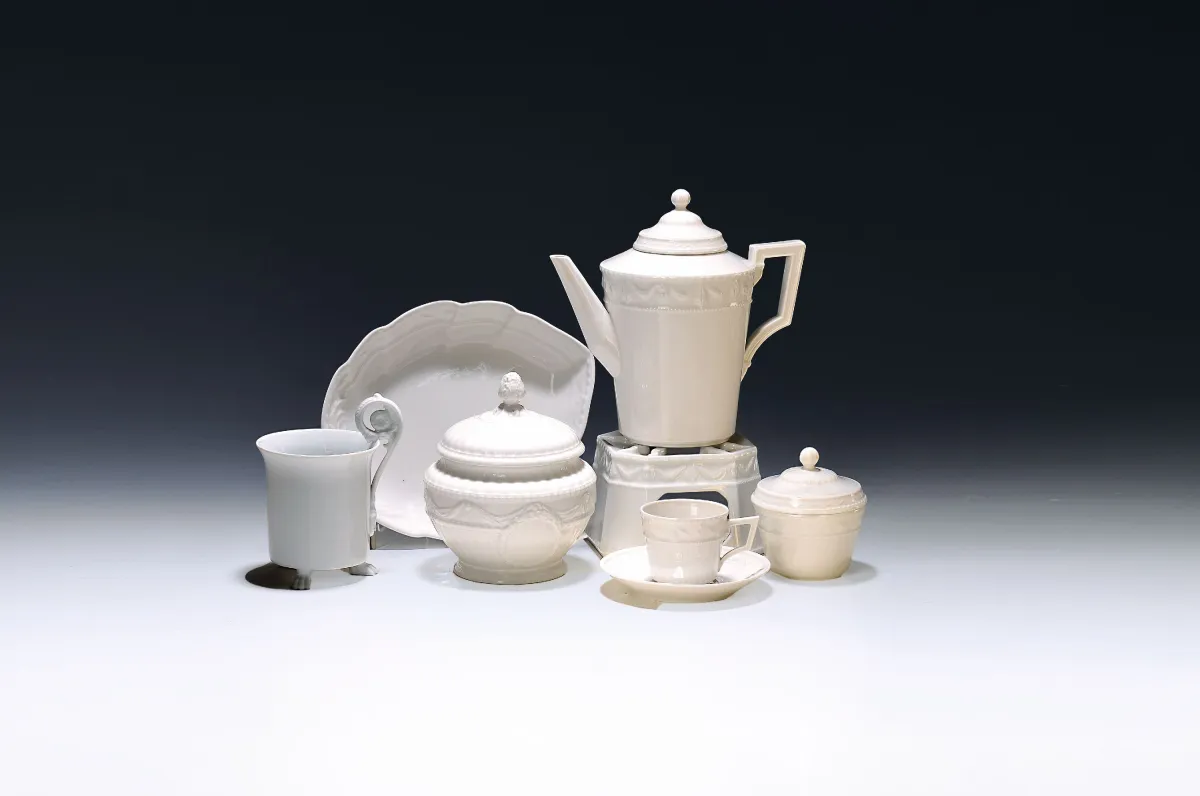 Mocha service for 12 pers., KPM Berlin, Kurland, 20th c., 12 mocha cups with saucers, pot