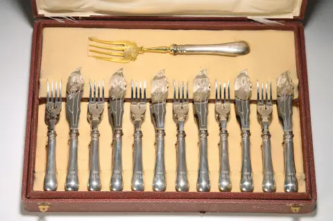 Service à poisson 12 pièces, probablement argenterie Alexander Sturm, Vienne, Autriche, 1867-72,