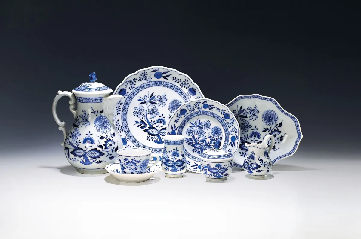 Kaffeeservice Zwiebelmuster, Hutschenreuther, 20.Jh., Porzellan, unterglasurblauer Dekor