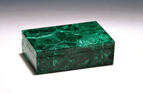 Boîte à couvercle en malachite, moderne, env. 5x15x10 cm, env. 0,7 cm d'épaisseur