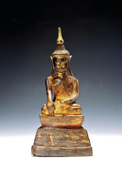 Bouddha Shakyamuni, Birmanie, probablement 14e/15e siècle, bronze, restes de dorure au feu,