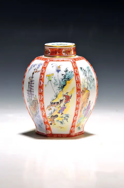 Boîte à thé avec peinture chinoise, Meissen, années 1950/60, porcelaine, dorure