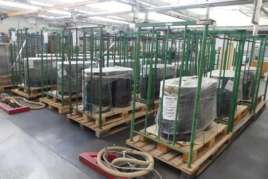 Lot of PS films, format 710 mm, 2300 my, with 4x lashing straps