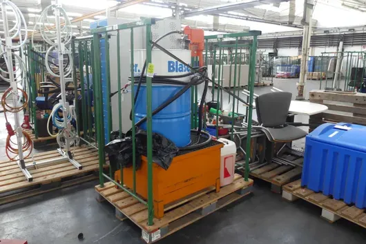 Partij vulstation met rek