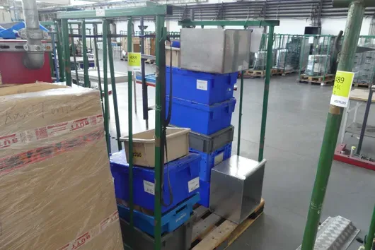 Konvolut Boxen/Lagerboxen, mit Lagerrunge