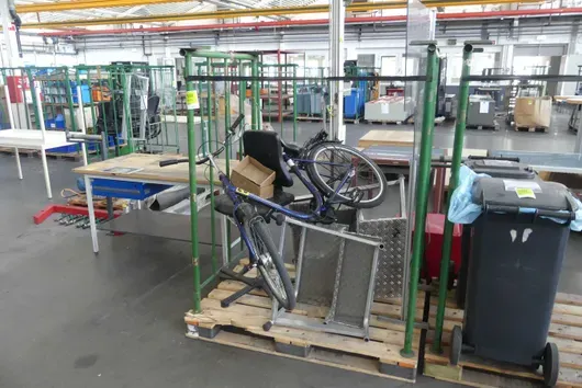 Partij industriële benodigdheden, met voorraad