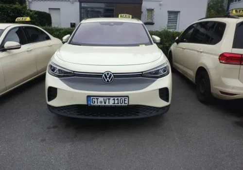 1 VW ID.4 Pro, immatriculation : GT-VT 110E, 1re immat. : 18.07.2025, n° de châssis : WVHZZZE27SE046891, 26 112 km, électrique, 89 kW, 0603/CSX
