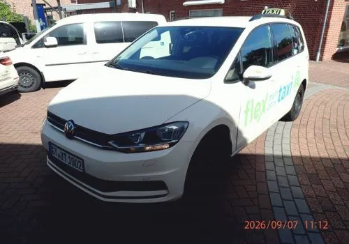 1 VW Touran, kenteken: GT-VT 1002, eerste toelating: 05.04.2023, chassisnr.: WVGZZZ1T5PW012786, 255.920 km, diesel, 1968 cc, 110 KW, schade…