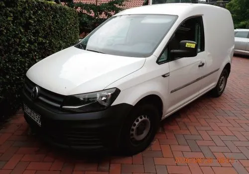 1 VW Caddy, kenteken: VEC-CD 59, eerste toelating: 12.12.2018, 55 KW, 1.968 cc, diesel, Euro 6, APK tot 07/27, vaste trekhaak, chassisnr.: WV1ZZZ2KZKX043177, bestelwagen, 167.956 km, airconditioning, 5-versnellingsbak, met dakrek, ingedeukte dorpel rechtsvoor en achterste rechter spatbord, 0603/BXI, met inhoud: Makita boormachine in koffer en verlengsnoer