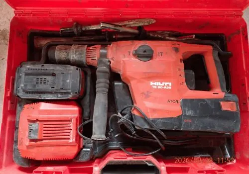 1 sloophamer Hilti TE60-A36, met 2 accu's en lader, in koffer