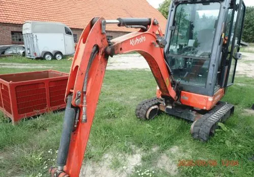 Minigraver Kubota KX019-4, 3.070 bedrijfsuren, 1.855 kg, serienr.: 59224, bouwjaar 2014, 50 en 40 graafbakken, sleufbak 1 m, lamp afgerukt, gewrichten versleten