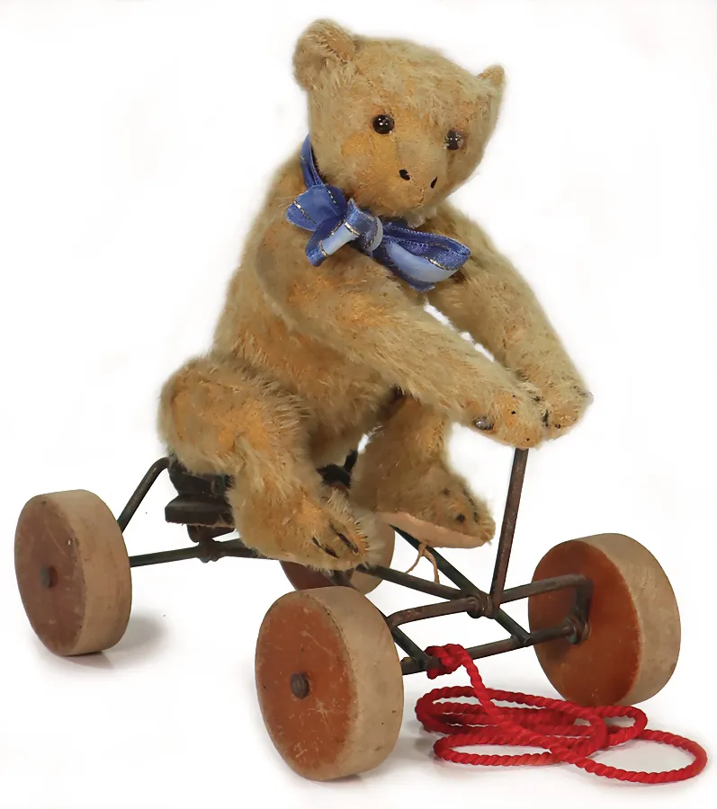 STEIFF – Well-loved Record Teddy