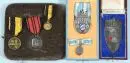 Insignes et médailles, 5 pièces – entre autres insigne de fidélité de l'industrie bavaroise, en étui (3e Reich), médaille de mérite wurtembergeoise, plaquette commémorative en argent 800 "Nürnberger Reichsparteitag 1929"