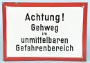 Plaque émaillée – émaillée couleur, inscription « Attention ! Trottoir dans la zone de danger immédiat », 21 x 30 cm, légèrement endommagée