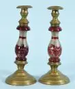 Bougeoir – pied rond et douille en laiton, fût balustre en verre incolore, partiellement teinté rouge vin, H= 25 cm, 19e s.