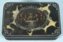 Boîte laquée – bois, laque noire, couvercle avec incrustations de nacre et médaillon peint "Cène", 2,5 x 9 x 6 cm, probablement vers 1800;