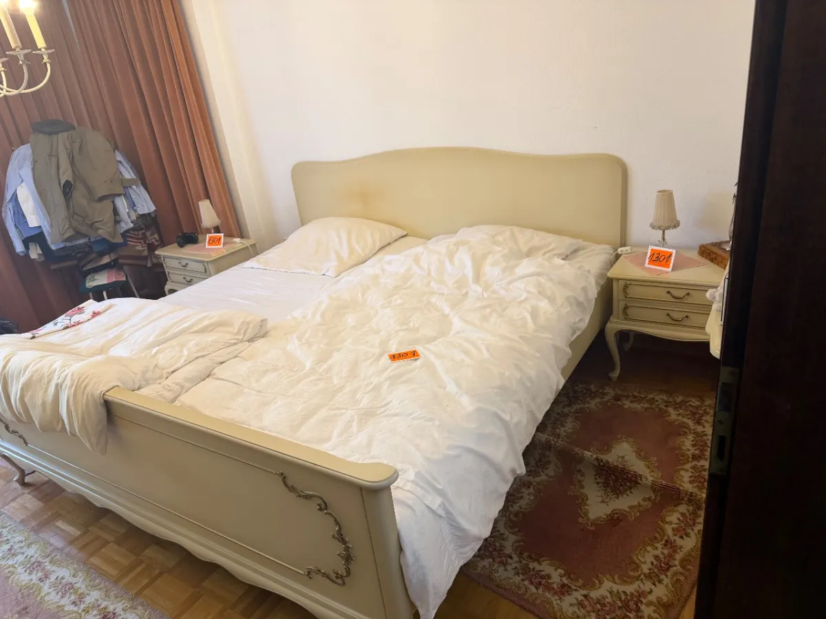 Łóżko podwójne + 2 szafki nocne