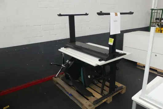 Partij meubels, met pallet