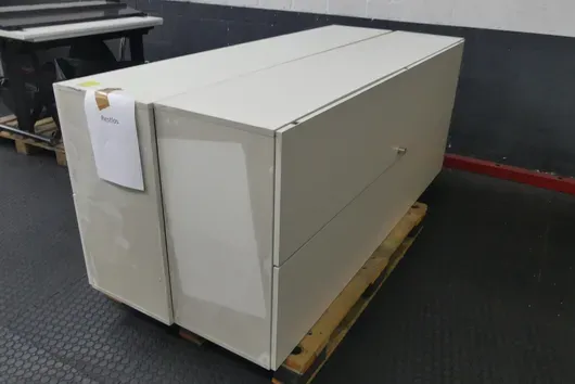2x armoire, avec palette
