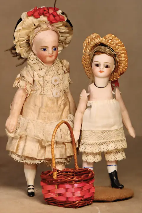 2 petits couples de Mignonettes françaises