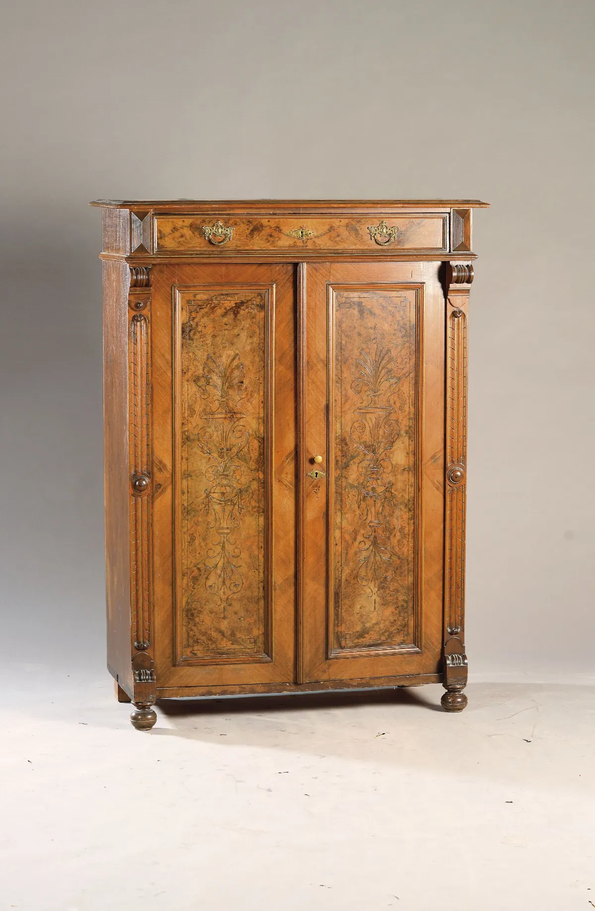 Vertiko/Semi-tall cabinet, circa 1880, 2 doors, walnut veneer, divided by profiled