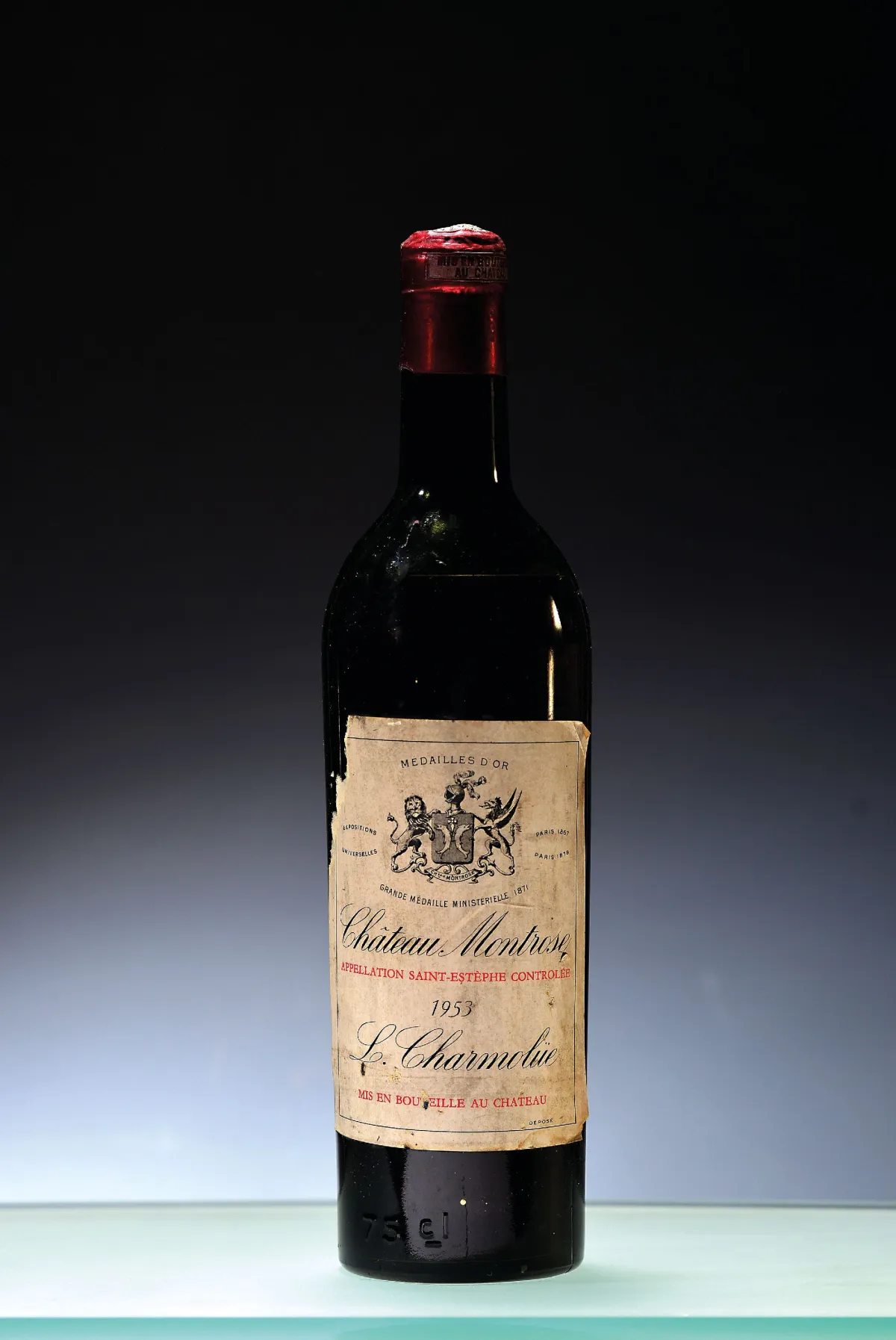 1 Flasche 1953 Chateau Montrose, Saint -Estephe, Jean-Louis Charmolue, ca. 75cl, lower