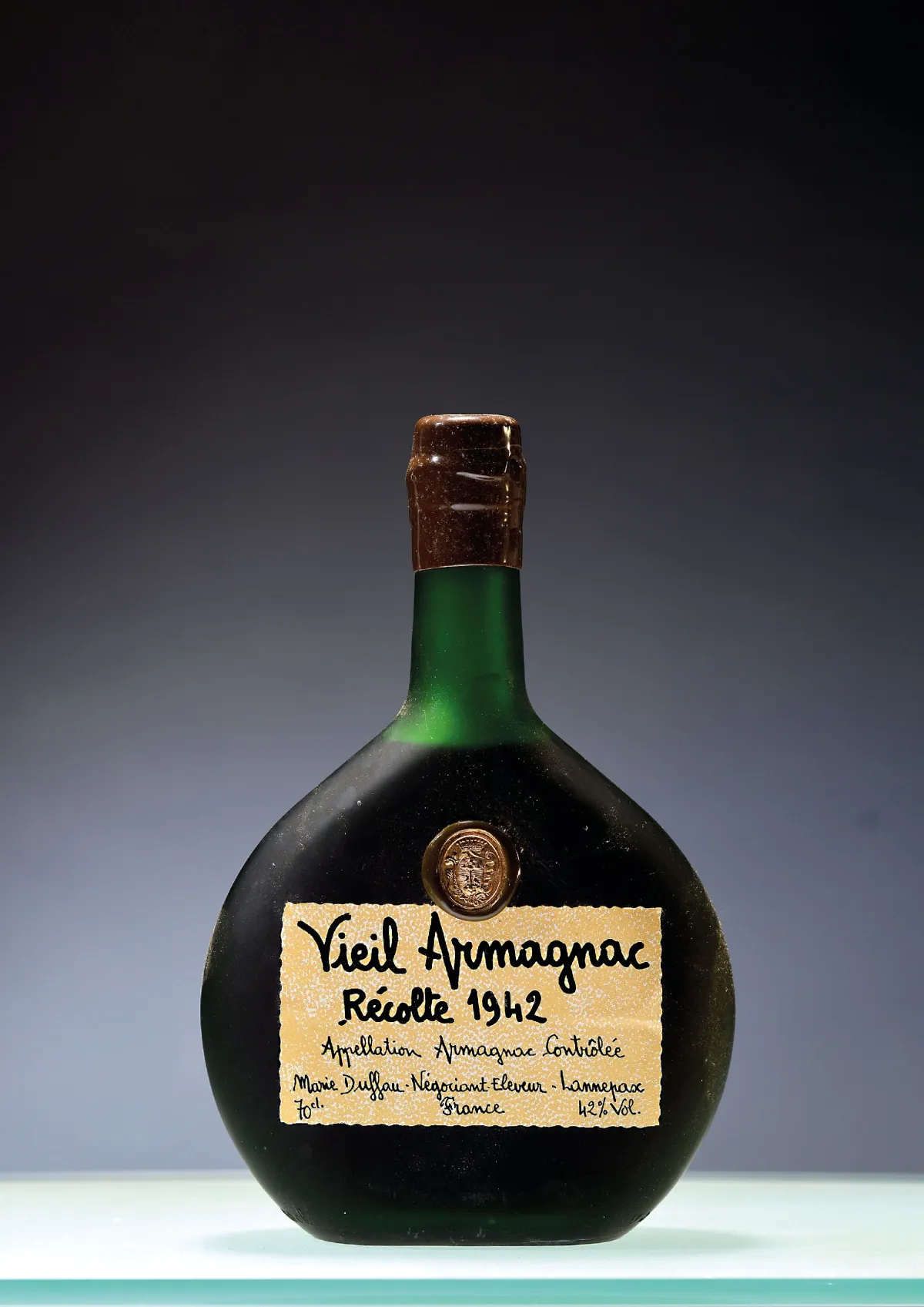 1 butelka 1942 Marie Duffau Vieil Armagnac, ok. 70cl, 42% obj., w oryginalnym drewnianym pudełku