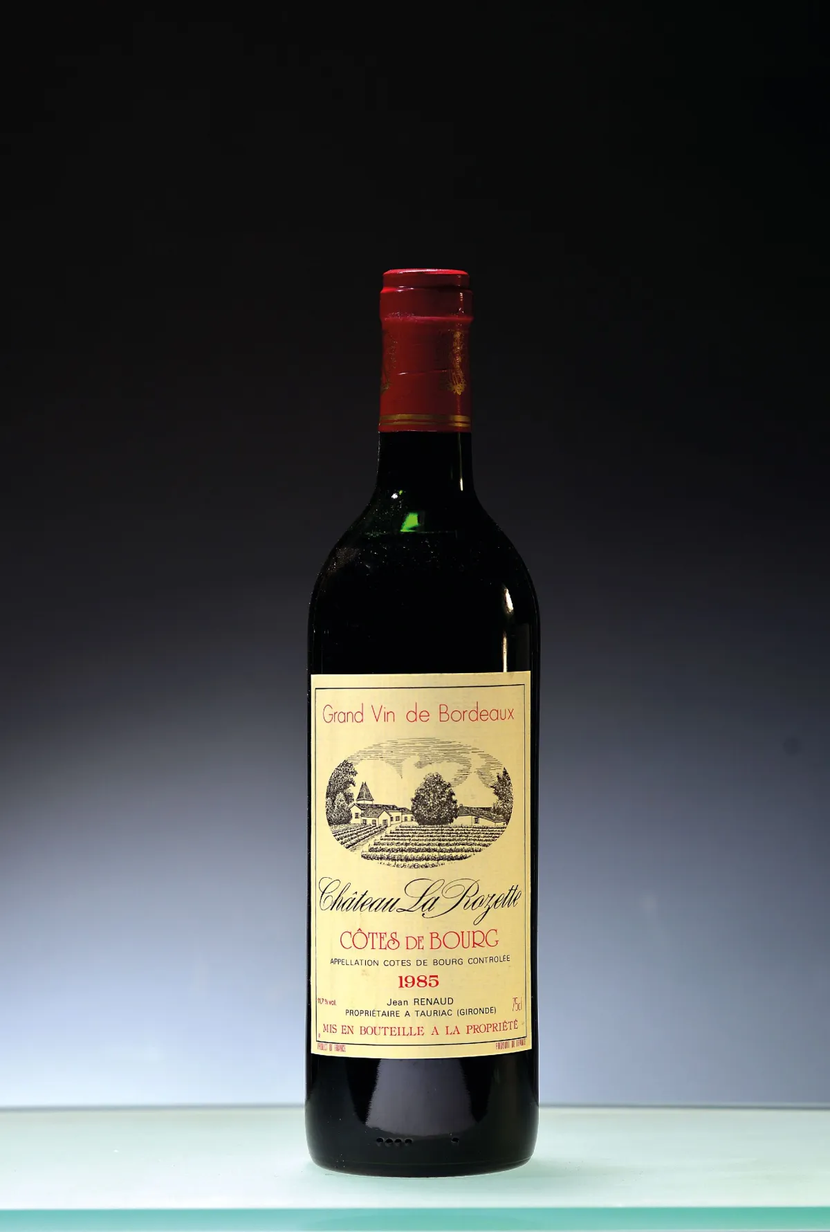 1 bottle 1985 Chateau La Rozette, Cotes de Bourg, Jean Renaud, approx. 75cl, 11.7% vol., mid