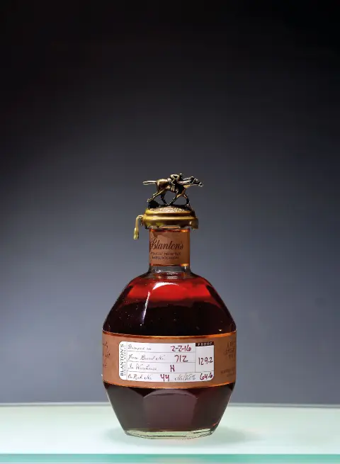 1 bouteille Blanton's Straight from the Barrel Kentucky Straight Bourbon Whiskey,