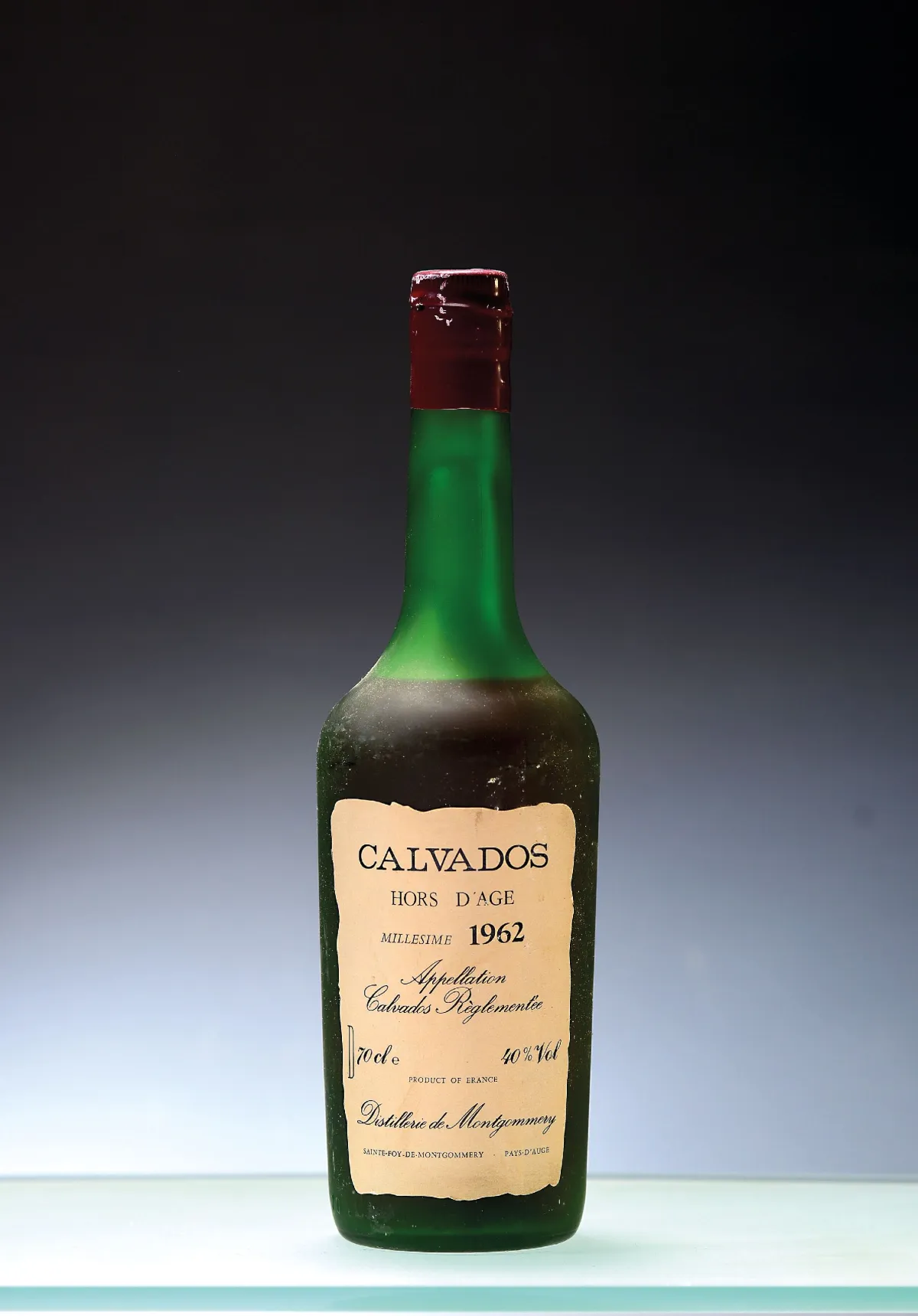 1 láhev 1962 Montgommery Vintage Calvados, Sainte-Foy-de-Montgommery, cca 70cl, 40% obj.
