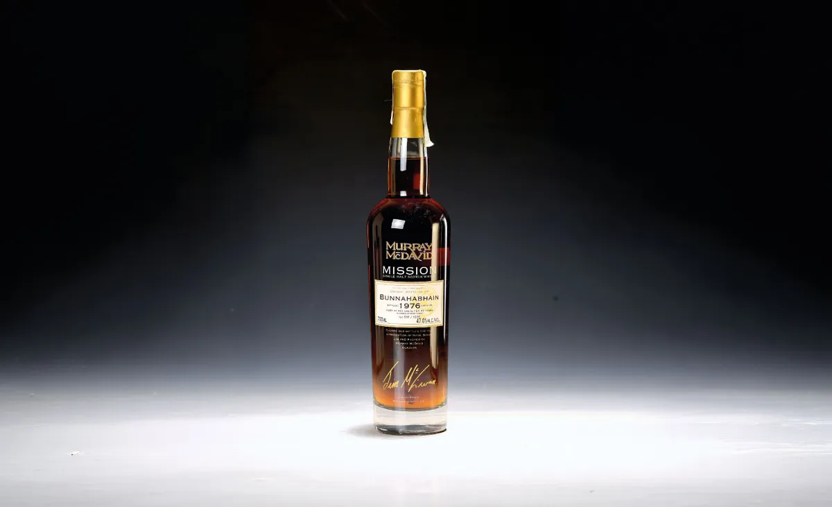 1 bouteille 1976 Bunnahabhain Murray McDavid Mission Cask Strength Series, 31 ans,