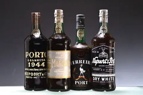 4 bouteilles de porto : 1937 Porto Colheita, Niepoort, num. 839333, Niepoort's Port Dry