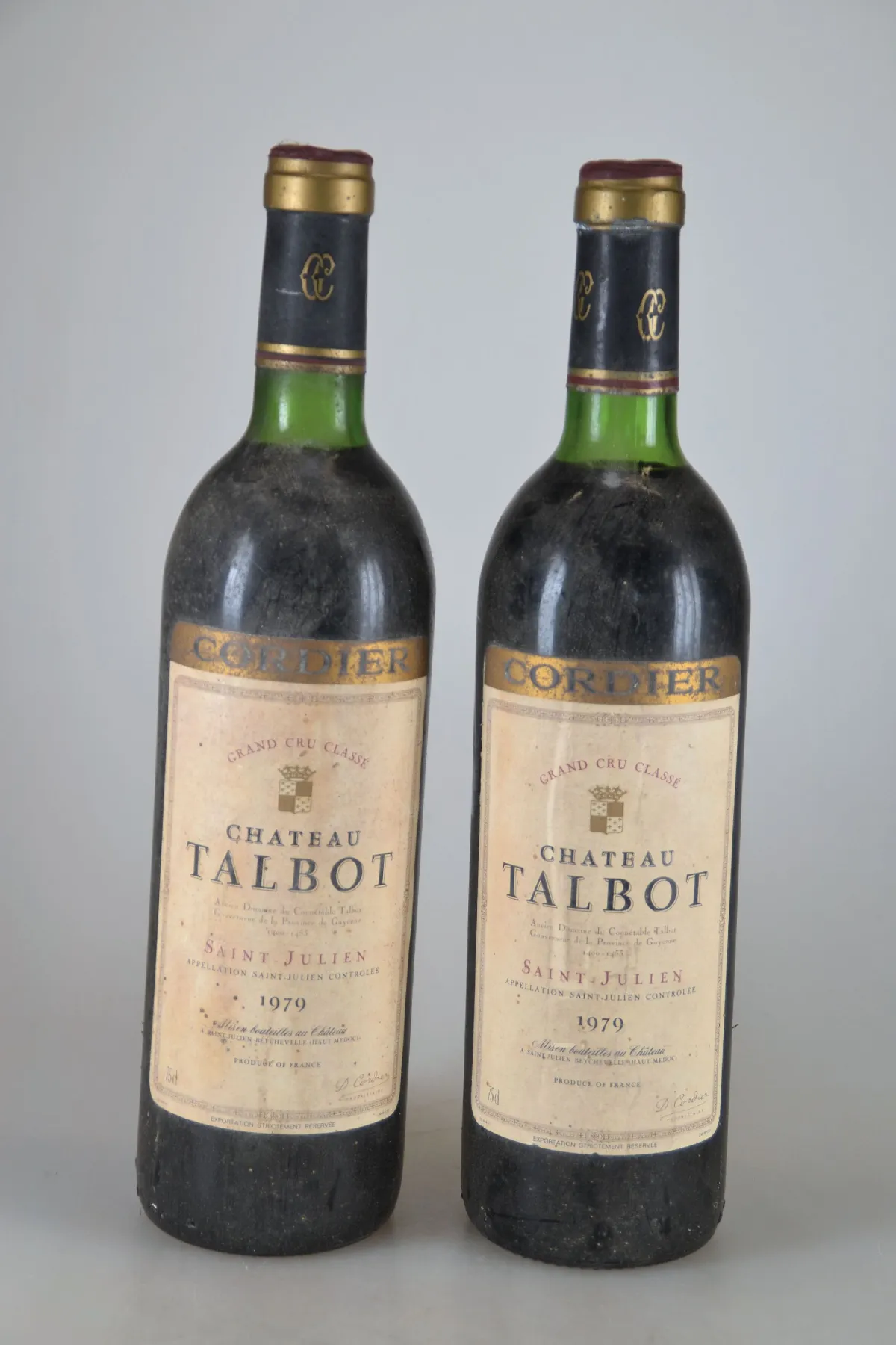 2 bouteilles 1979 Chateau Talbot, Saint-Julien, env. 75 cl, épaule haute/moyenne