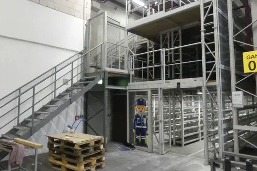 Storage platform, without contents