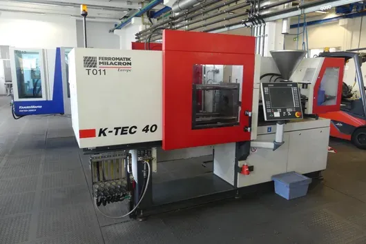 FERROMATIK MILACRON K-TEC 40 wtryskarka
