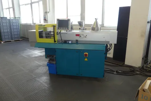BOY 22 E injection molding machine