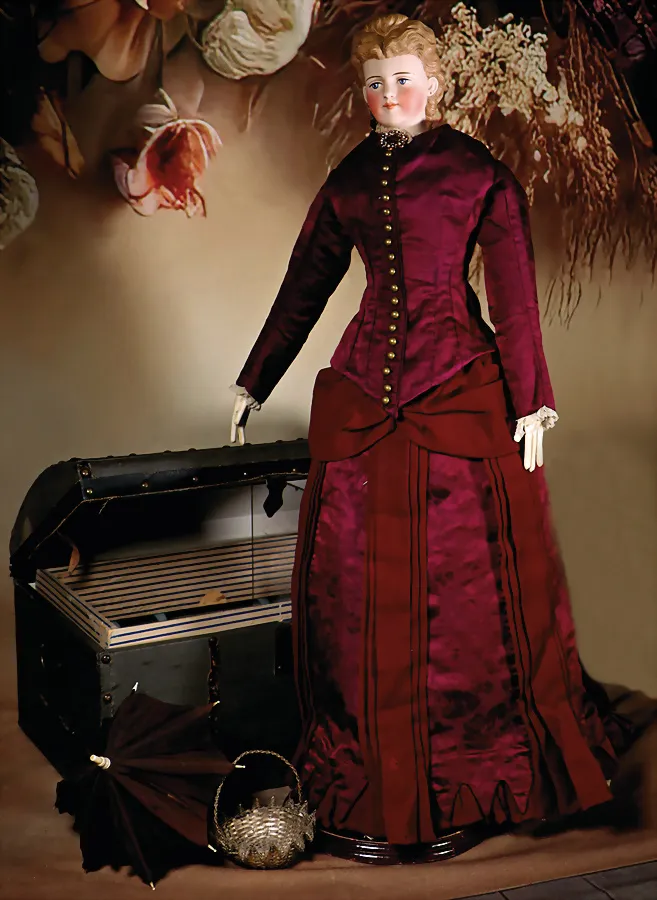 SIMON & HALBIG – circa 1870, biscuit schouderhoofd met delicaat getinte teint