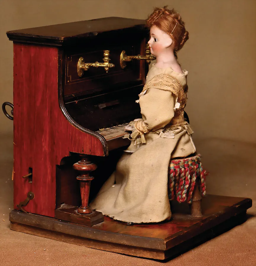 Automat, Dame am Klavier