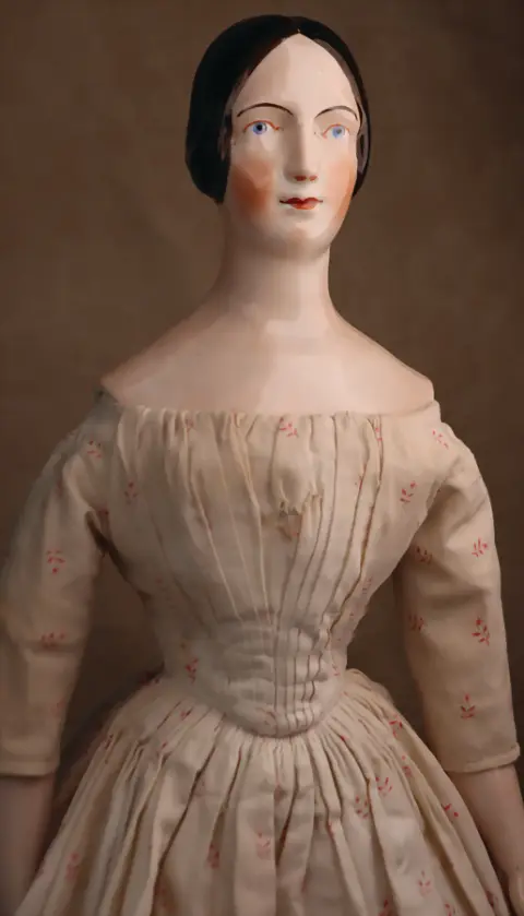 KPM – uitzonderlijke vroege China Head borststukhoofdpop van KPM circa 1840