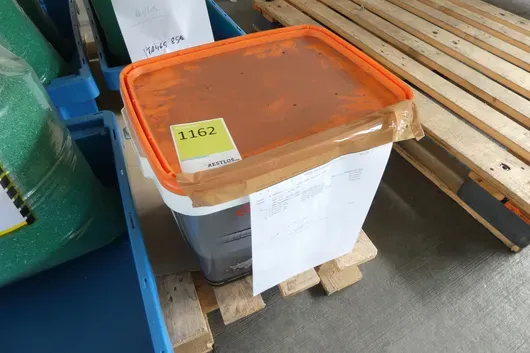 Caisse de granulés plastiques, sans palette